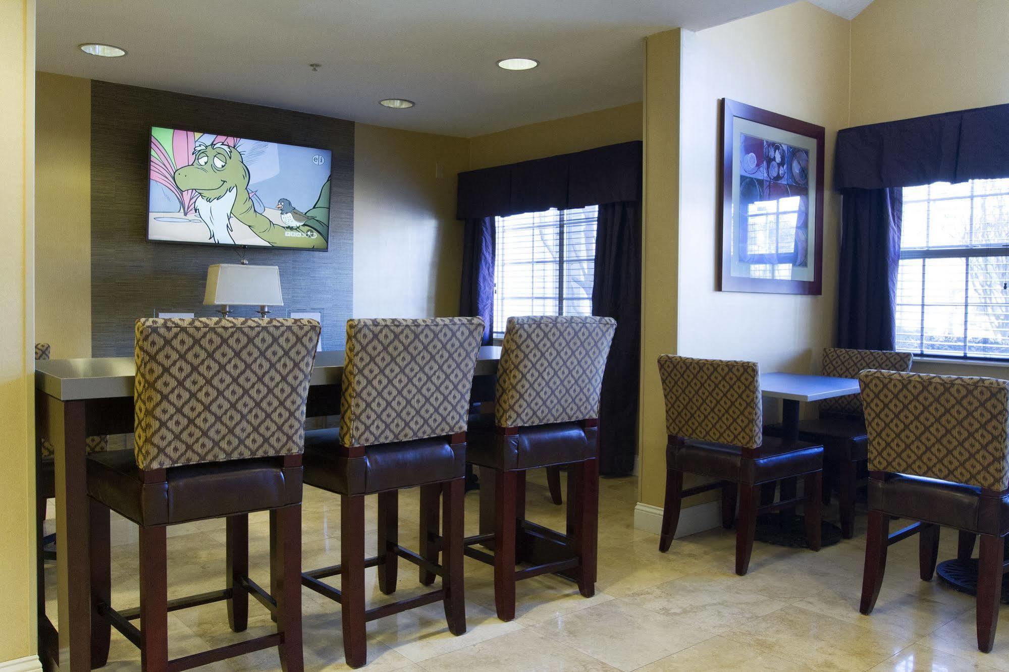 Hotel Microtel & By Wyndham Buckhead Area 2*
